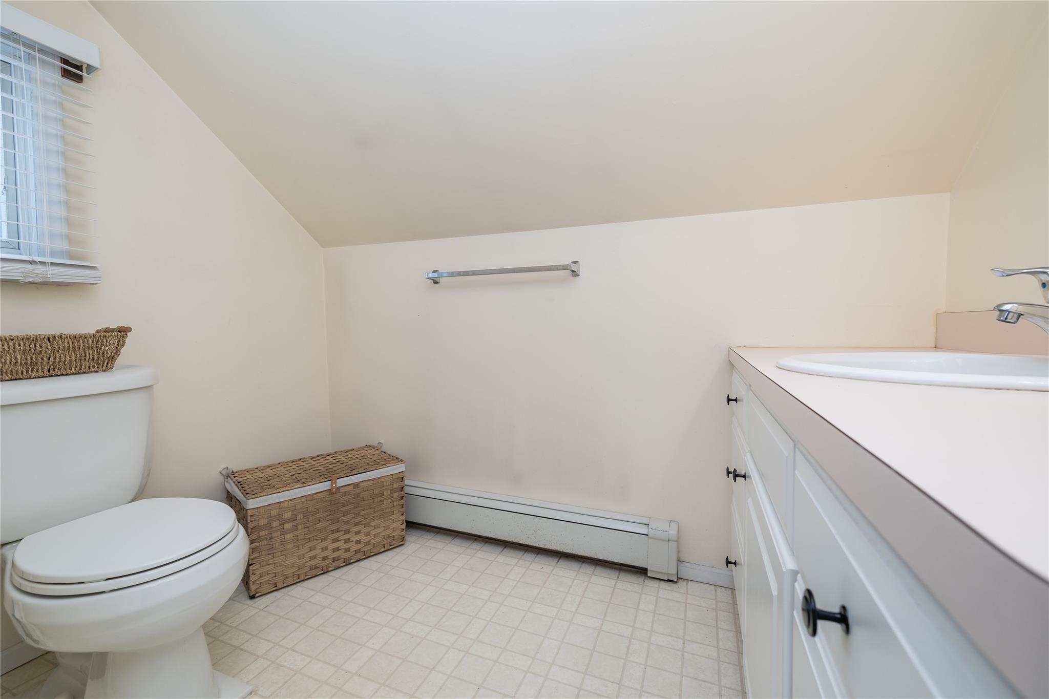 39 E Hollywood Avenue, Lindenhurst, New York image 12