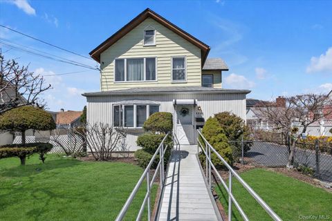 Multifamily For Sale - 1118 W Broadway<br/> Hewlett, NY 11557