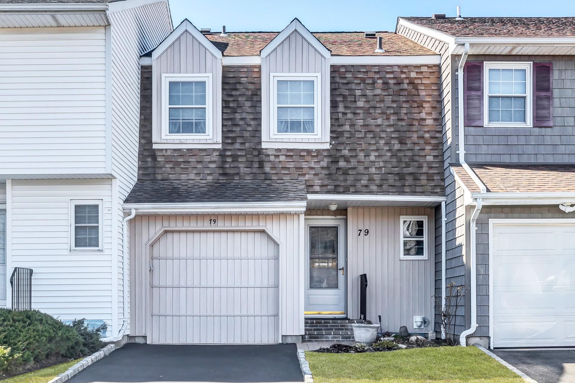 79 Woodlake Drive, Woodbury, New York image 1