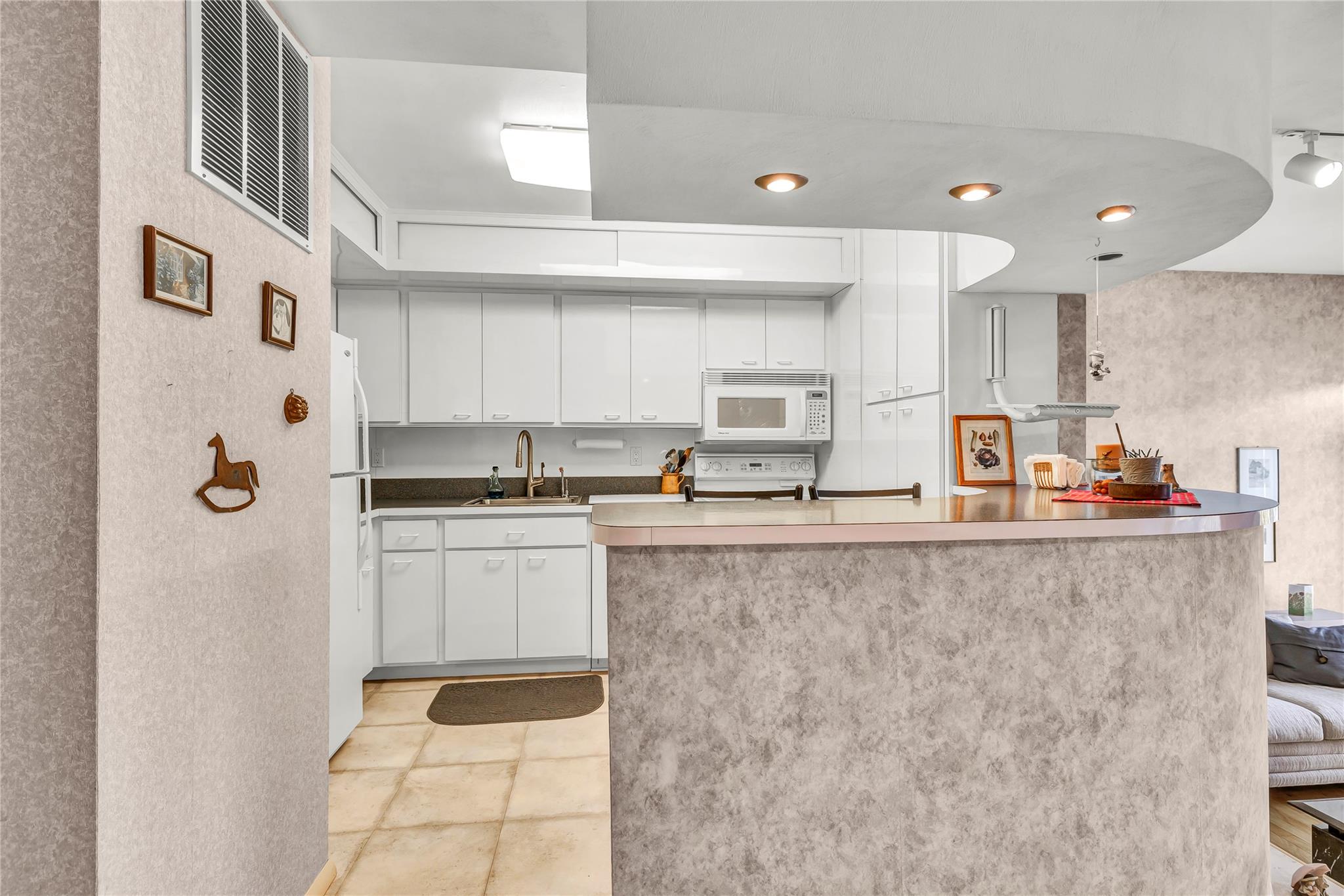 79 Woodlake Drive, Woodbury, New York image 7