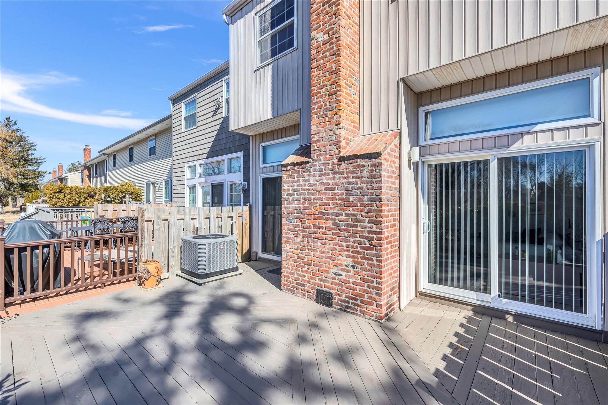 79 Woodlake Drive, Woodbury, New York image 35