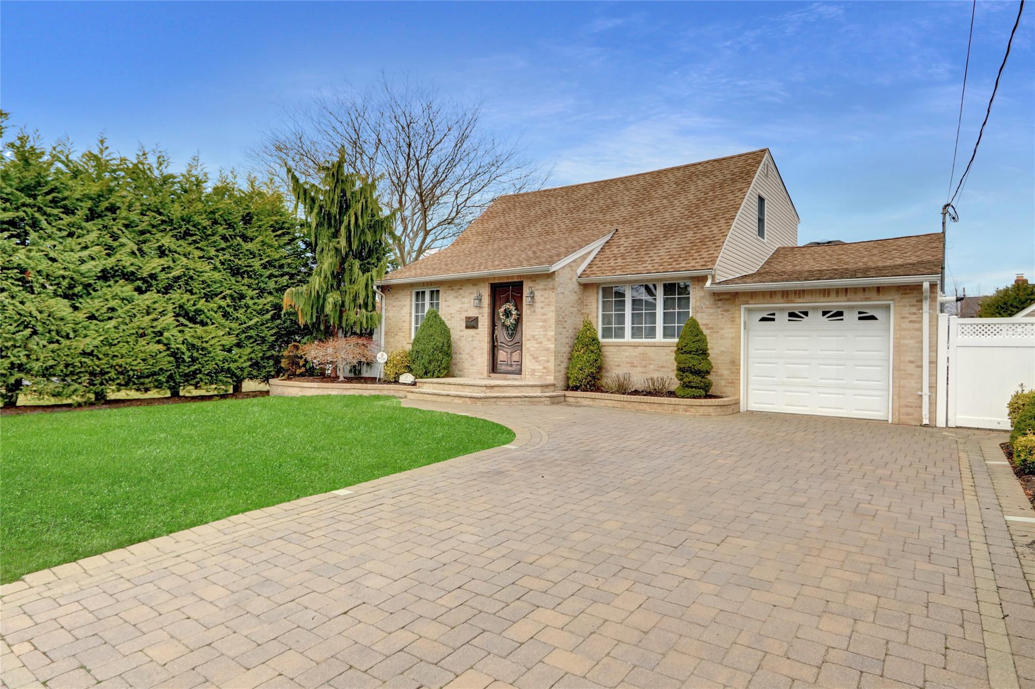 17 Fairview Road, Massapequa, New York image 1