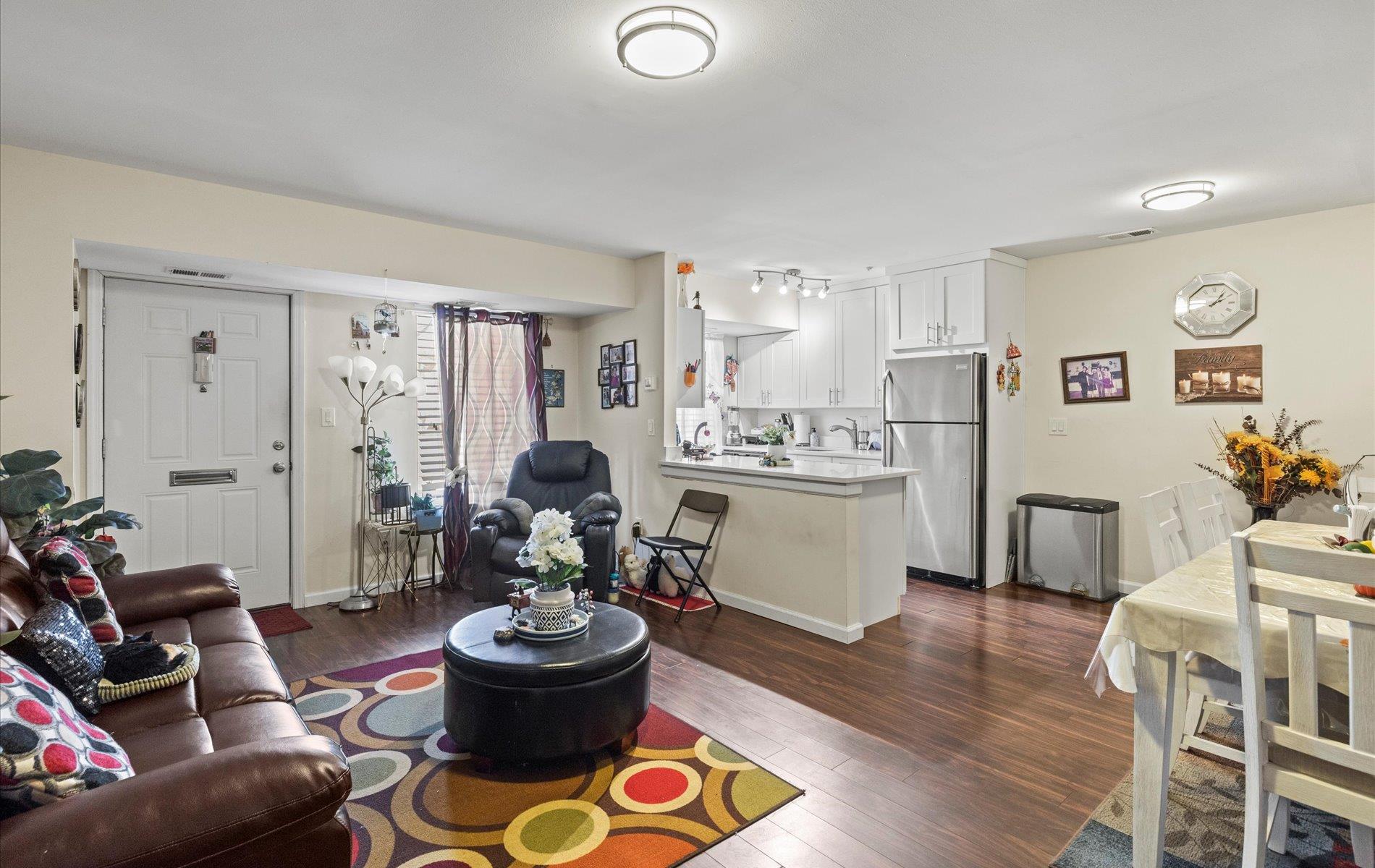 25 Denver Ct #25, Coram, New York image 7