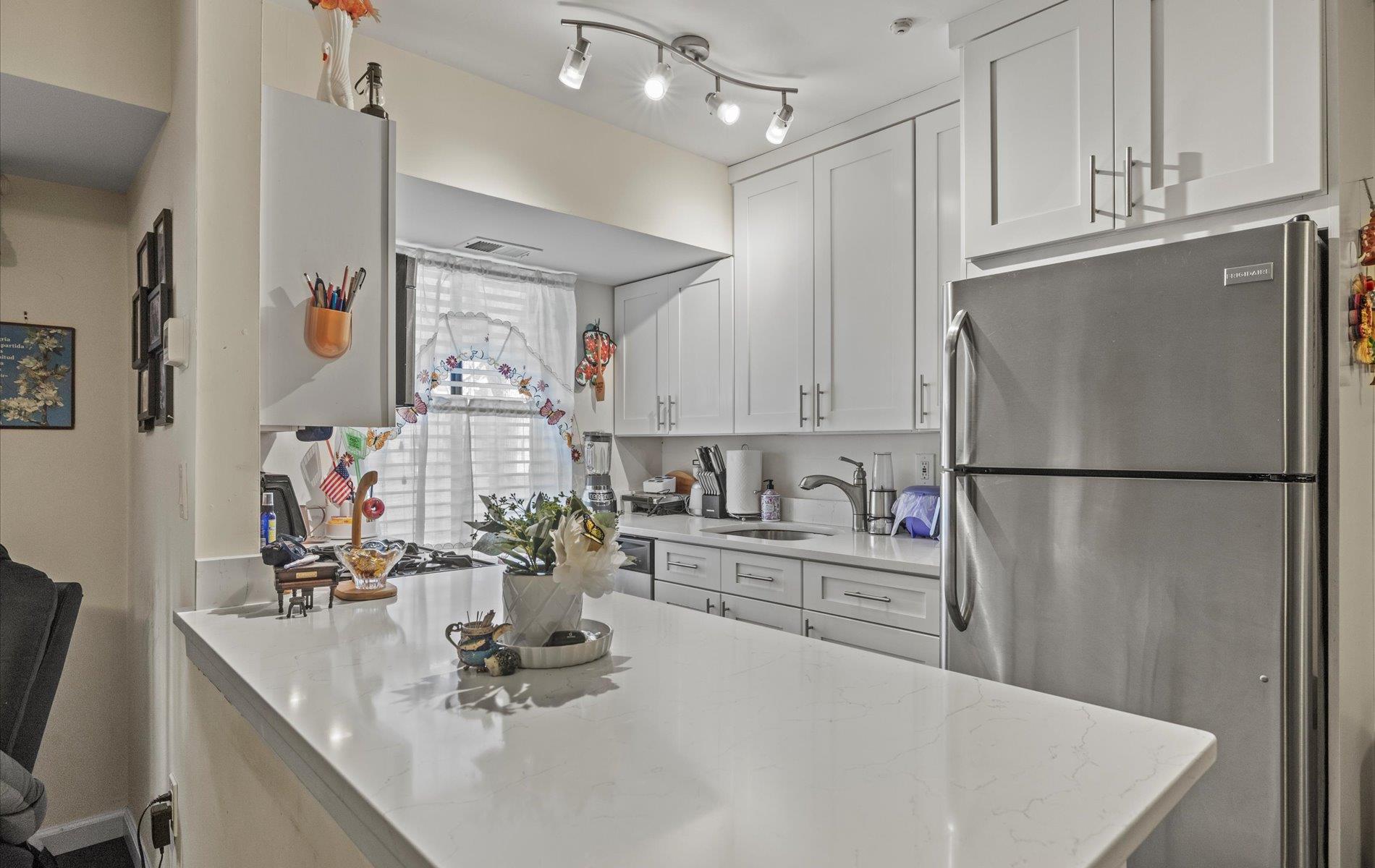 25 Denver Ct #25, Coram, New York image 3
