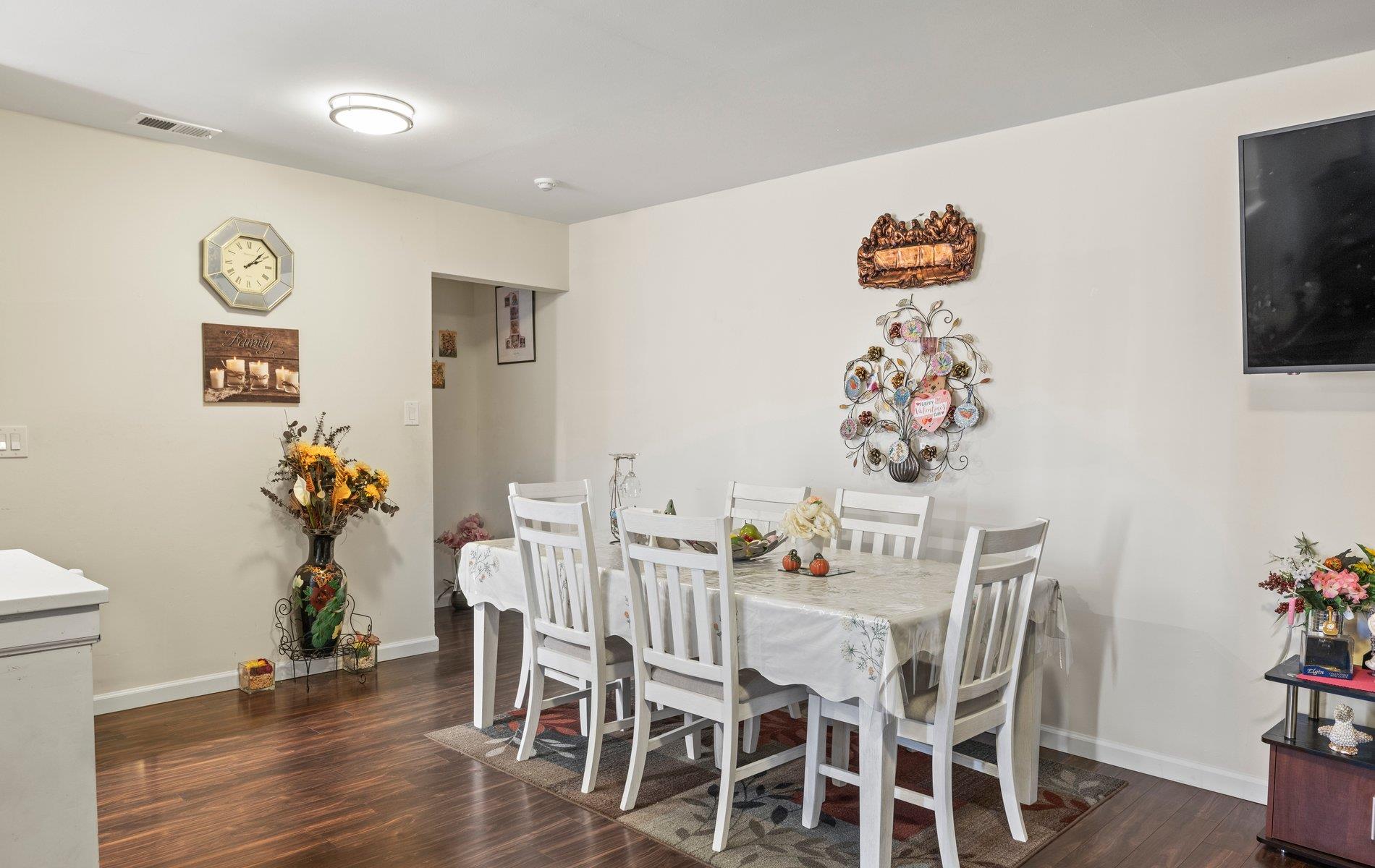 25 Denver Ct #25, Coram, New York image 6