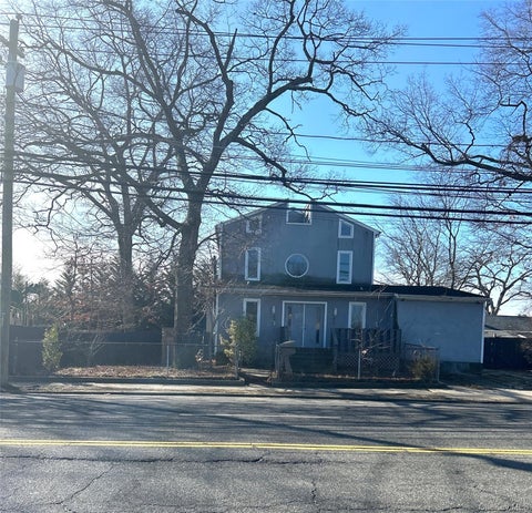 Homes For Sale - 90 Jerusalem Avenue<br/> Massapequa, NY 11758