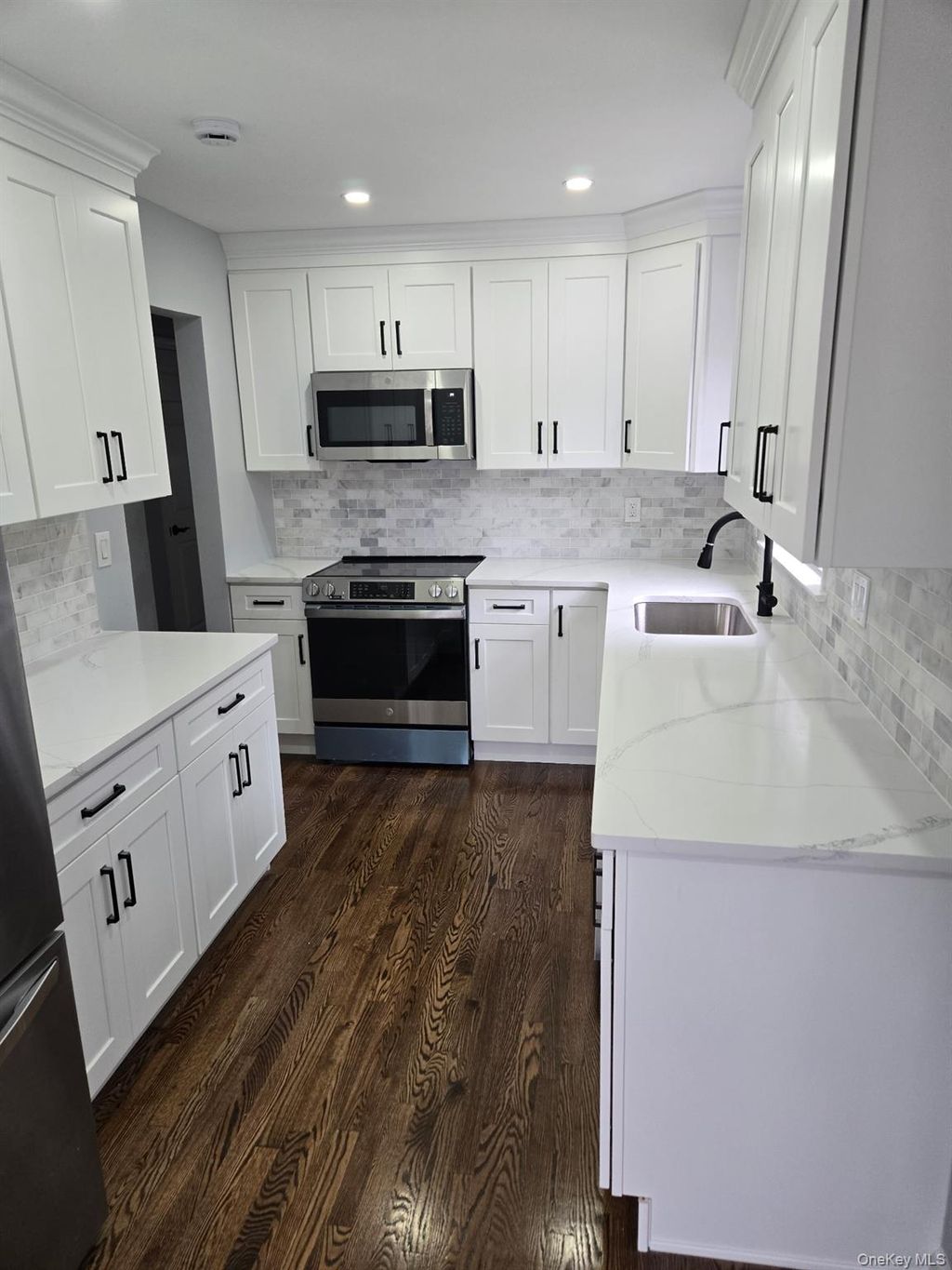 Photo of 321 Oakford Street, West Hempstead, NY 11552 (MLS # 940404)