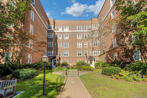 3 Midland Gardens 3H Bronxville NY 10708