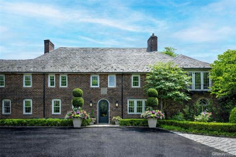 Homes For Sale - 9 Meadow Spring Lane<br/> Glen Cove, NY 11542