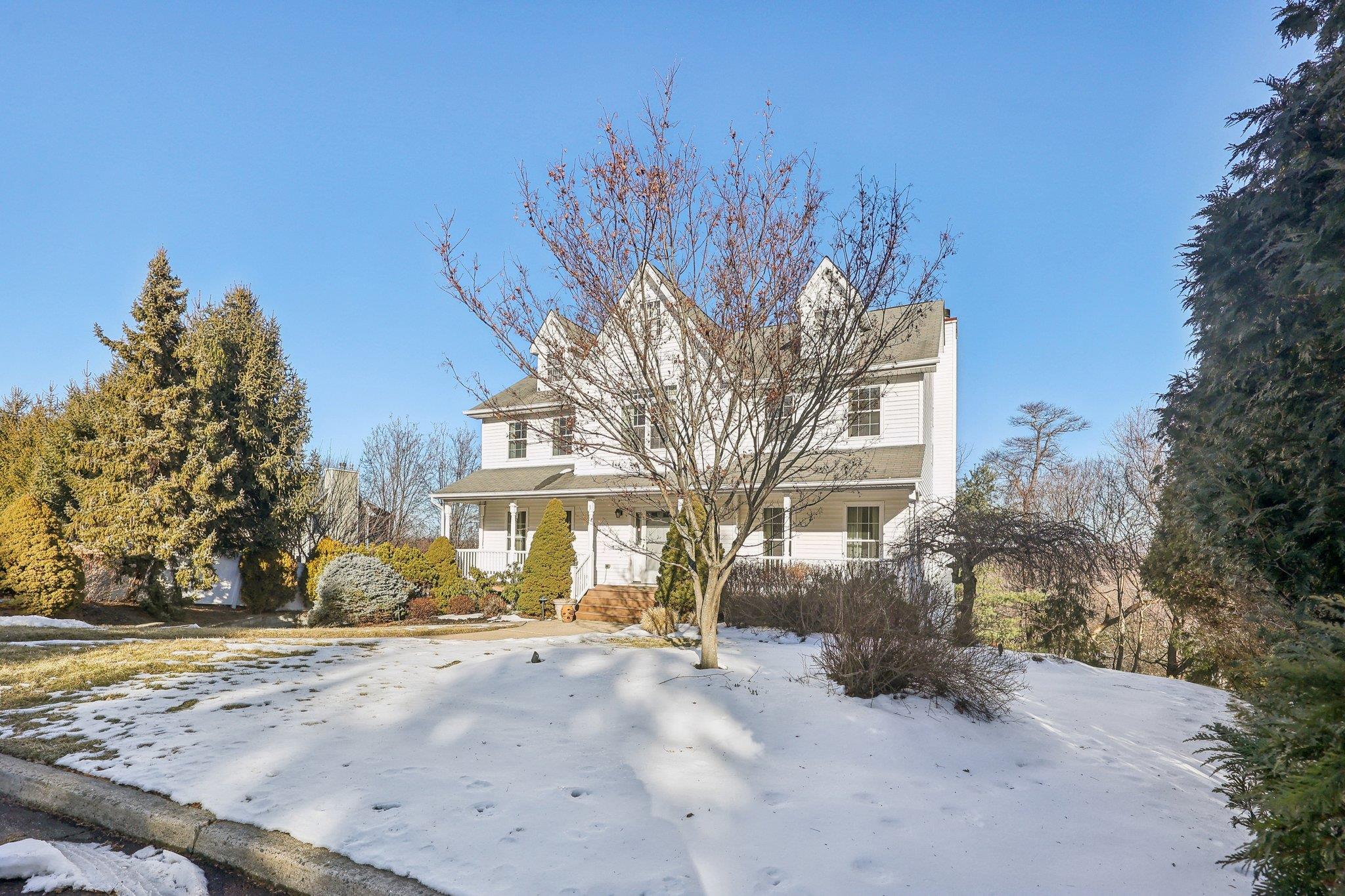 3 Erik Court, Nanuet, New York image 2