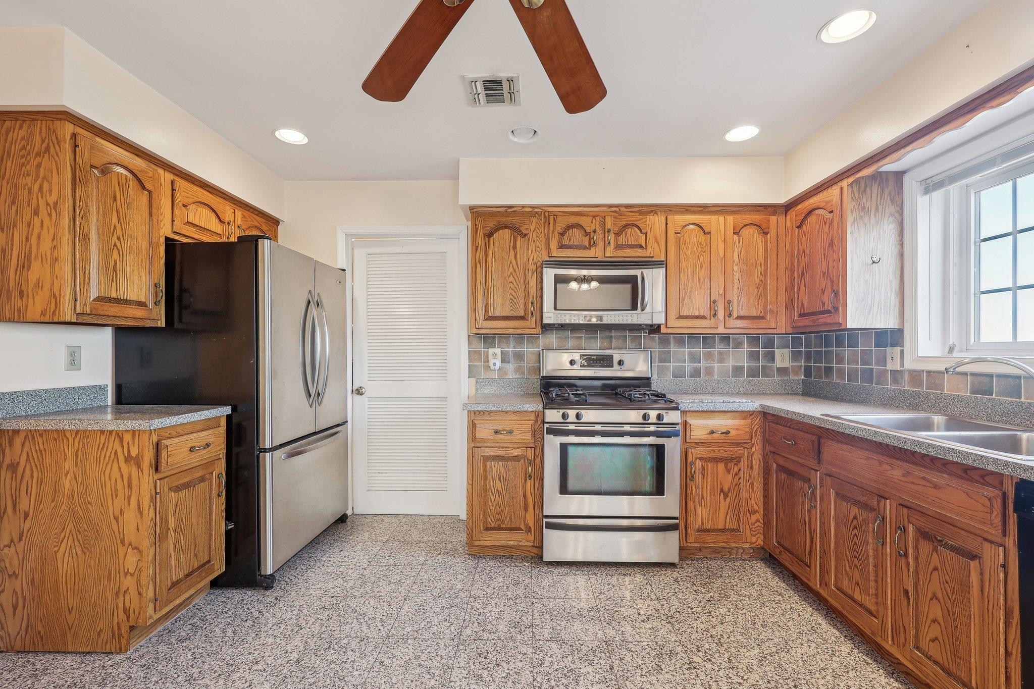 3 Erik Court, Nanuet, New York image 7