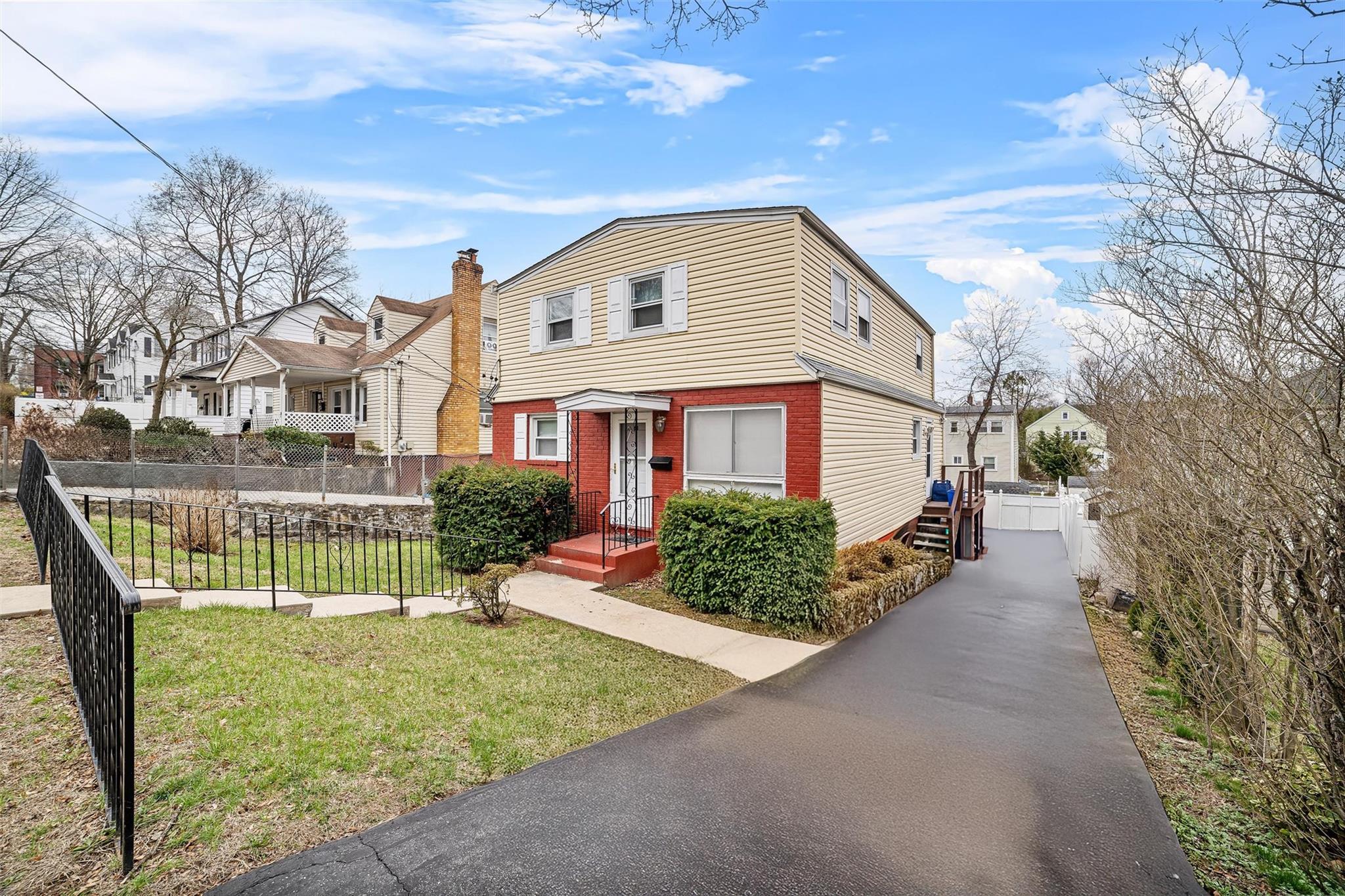 61 Primrose Street, White Plains, New York image 2