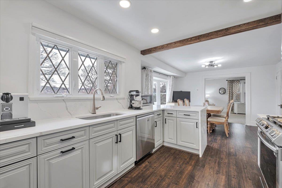 62 Brambach Avenue, Eastchester, New York image 7