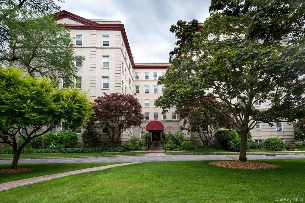 Photo of 4 Park Lane #2C, Mount Vernon, NY 10552 (MLS # 965075)