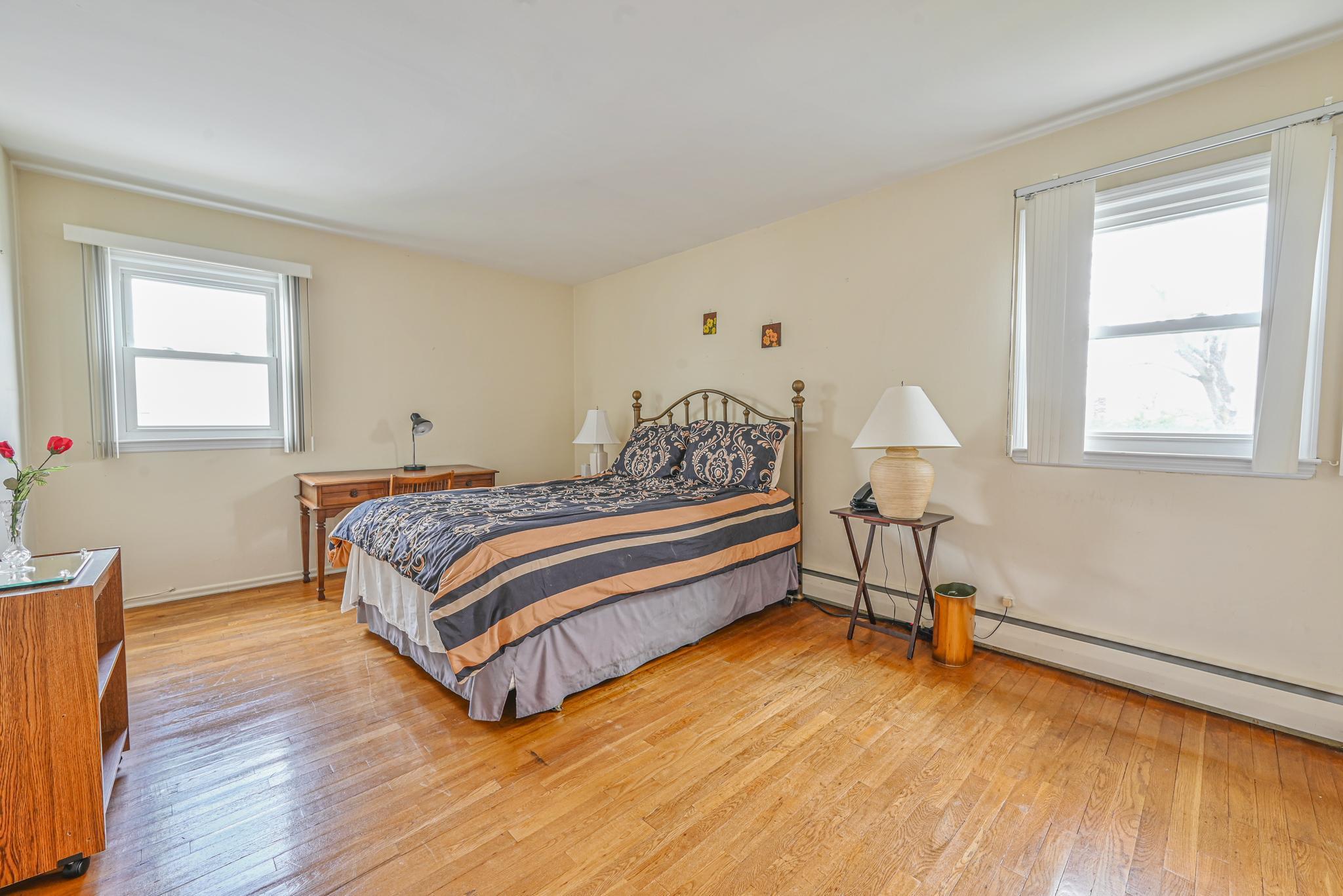 2515 Aron Drive, Seaford, New York image 10