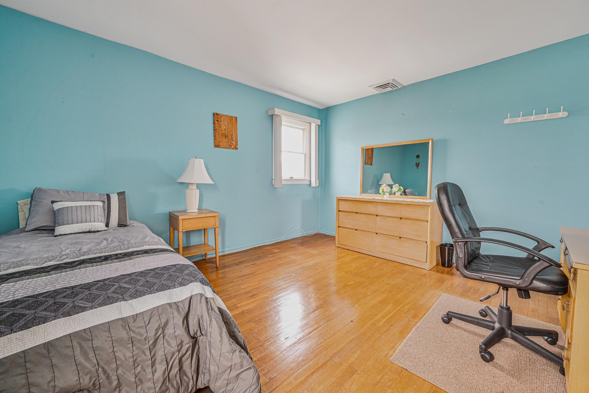 2515 Aron Drive, Seaford, New York image 11