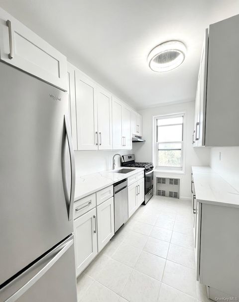 Homes For Sale - 3410 75th Street St #5J<br/> Jackson Heights, NY 11372