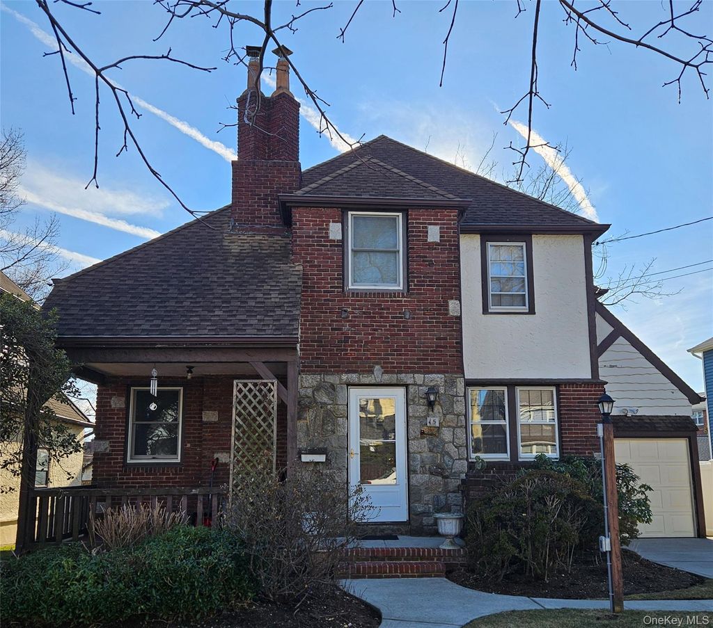 Photo of 15 Donald Pl, East Rockaway, NY 11518 (MLS # 950203)