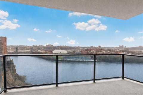 Homes For Sale - 2500 Johnson Avenue #15G<br/> Bronx, NY 10463