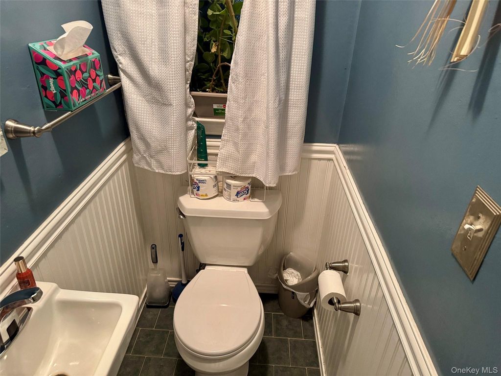 Photo of 2027 Mayflower Avenue, Bronx, NY 10461 (MLS # 941054)