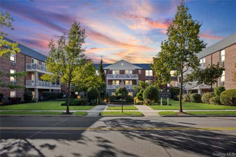 Homes For Sale - 120 Morris Avenue #B5<br/> Rockville Centre, NY 11570