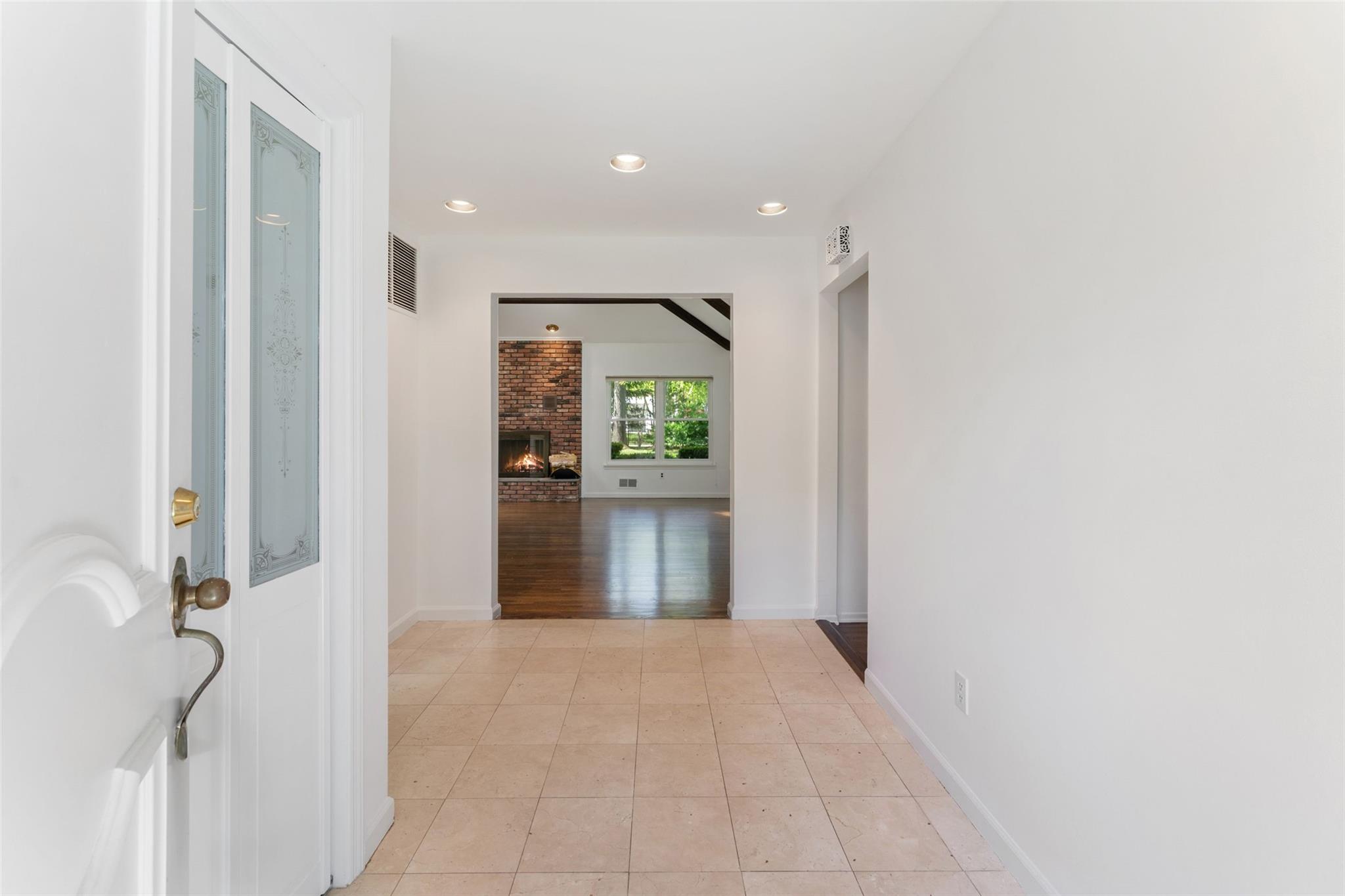 25 Saxon Woods Road