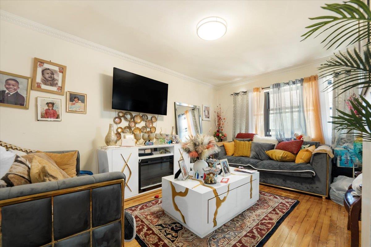 4352 Baychester Avenue