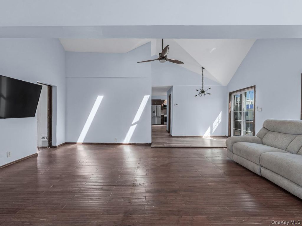 Photo of 2 Hyannis Court, East Rockaway, NY 11518 (MLS # 973679)