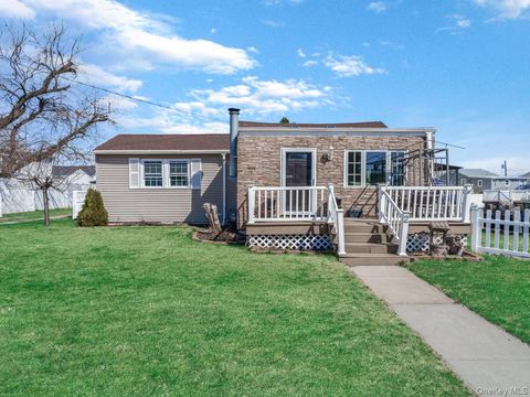 Homes For Sale - 2 Hyannis Court<br/> East Rockaway, NY 11518