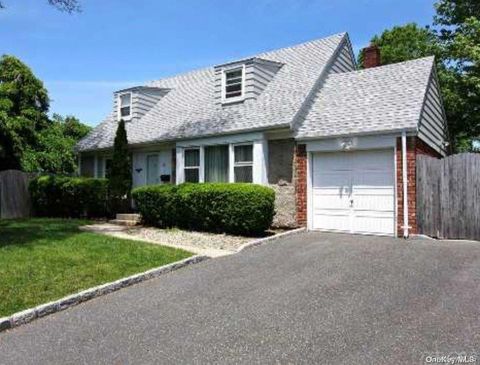 Homes For Rent - 267 Haypath Road<br/> Nassau County, Old Bethpage, NY 11804