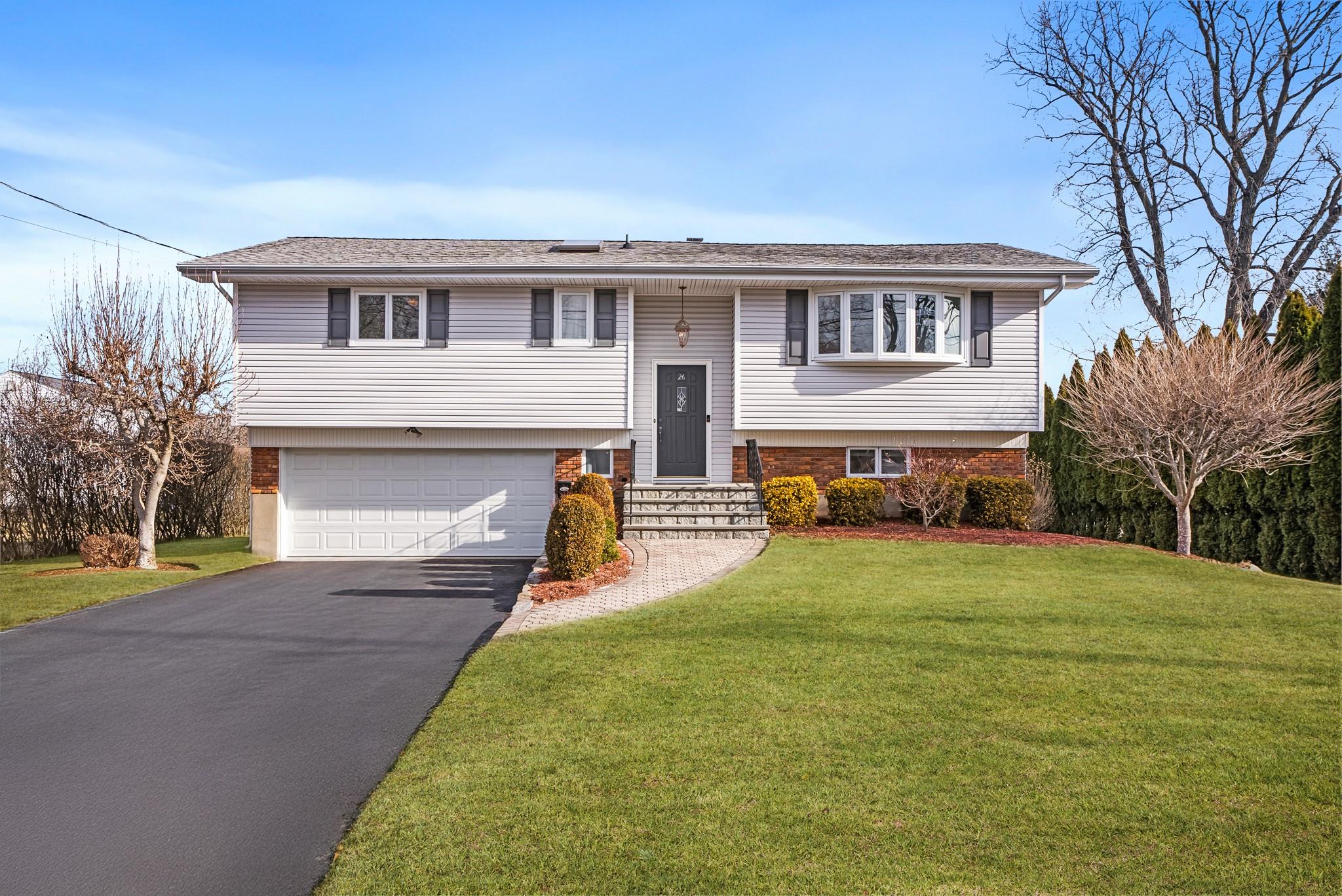 26 Revere Road, Ardsley, New York image 1