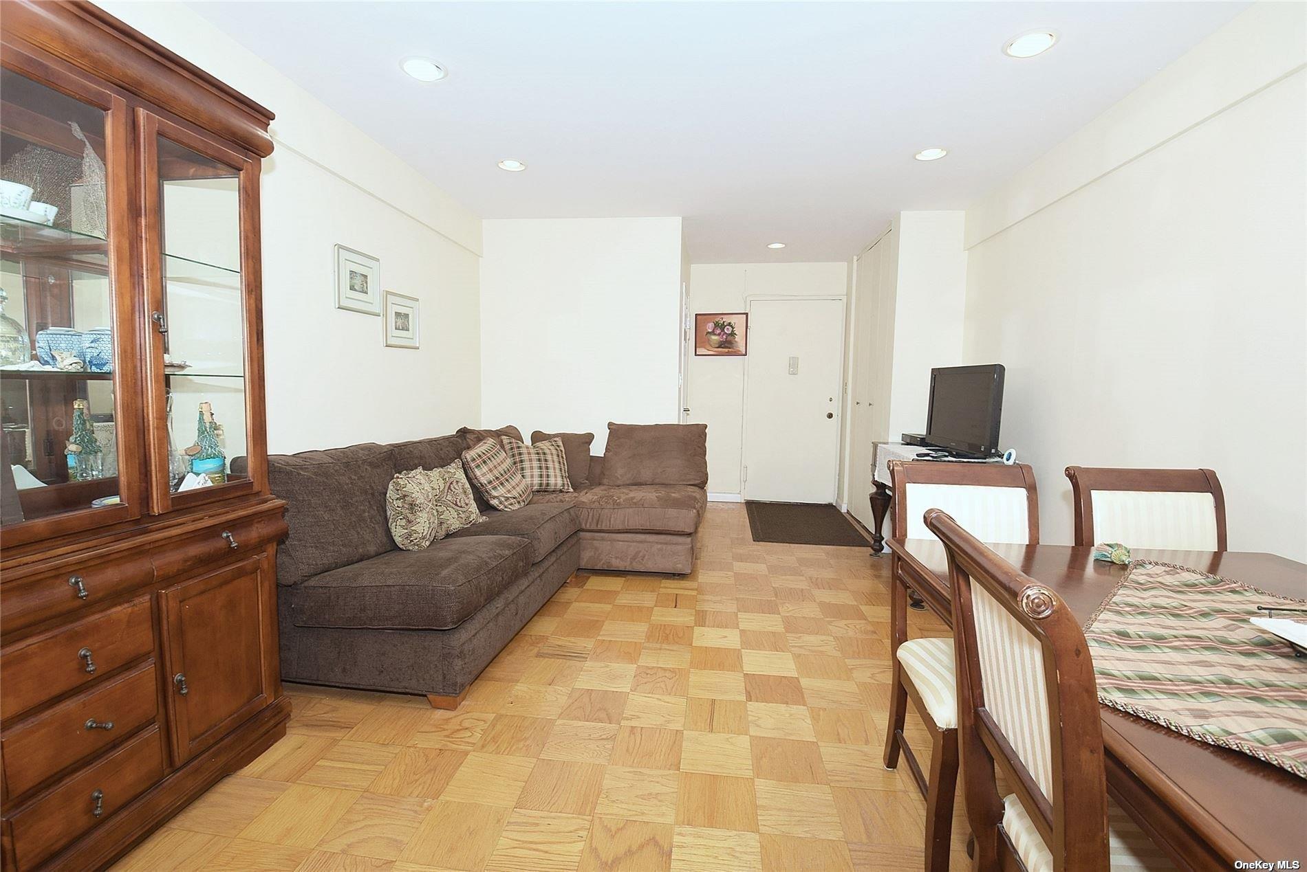 700 Shore Road Rd #2U, Long Beach, New York image 6
