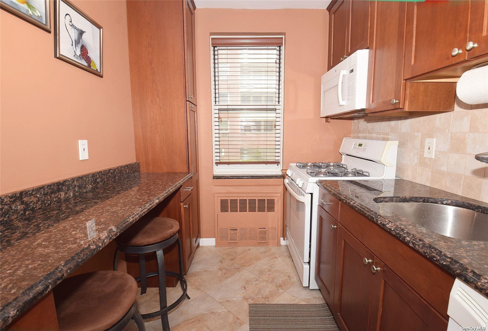 700 Shore Road Rd #2U, Long Beach, New York image 2