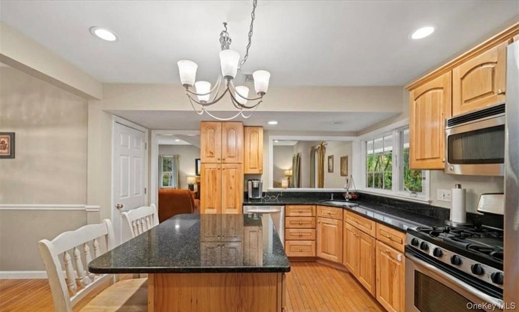 Photo of 3 Seven Lakes Drive, Sloatsburg, NY 10974 (MLS # 996132)