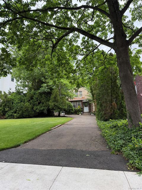 Homes For Sale - 81 Hillside Terrace<br/> Staten Island, NY 10308