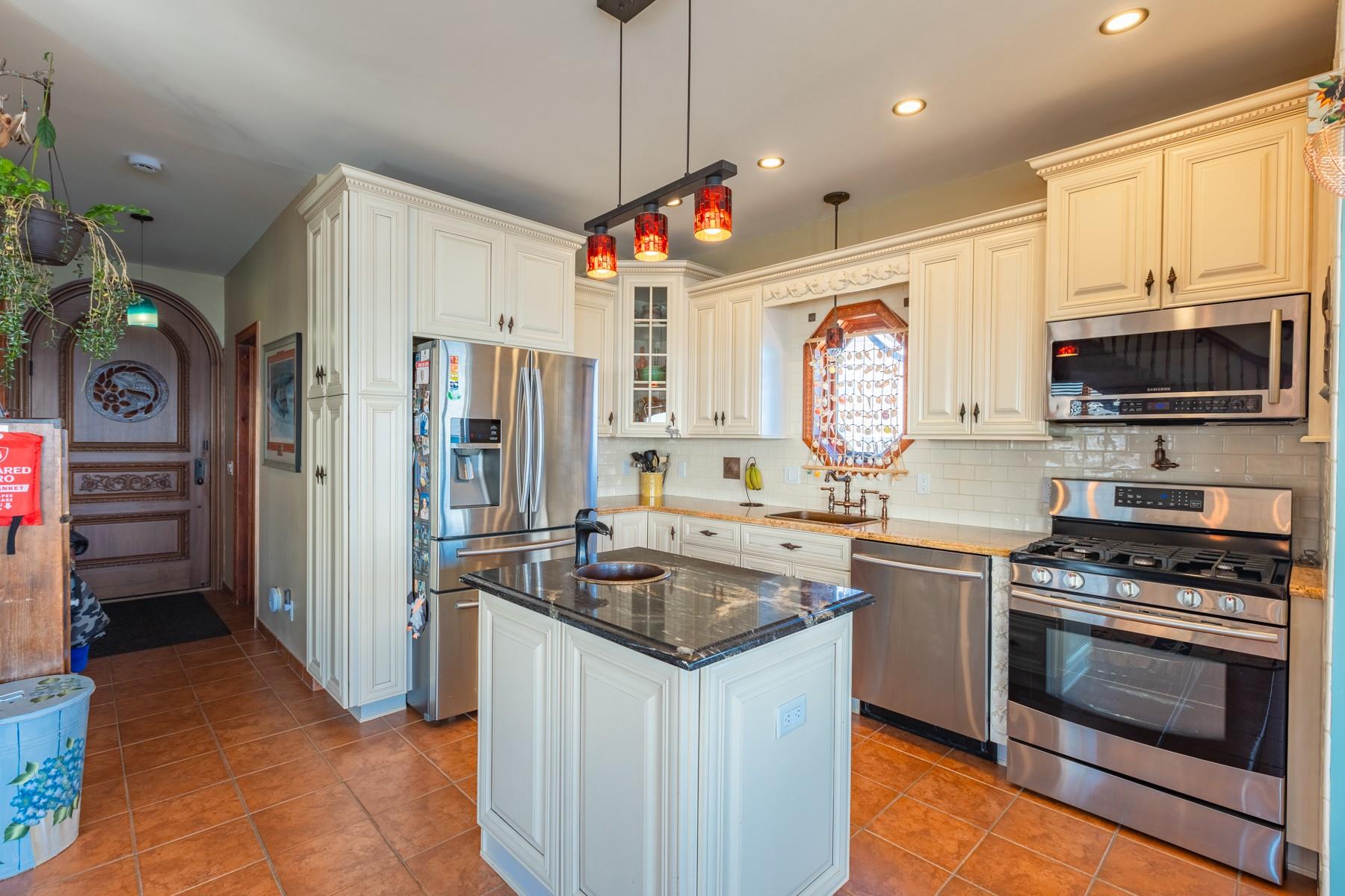 49 Bayview Avenue, Lindenhurst, New York image 6