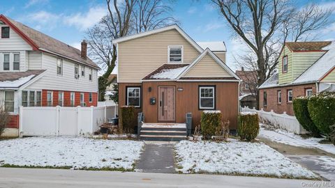 Multifamily For Sale - 118-27 201st Street<br/> Saint Albans, NY 11412