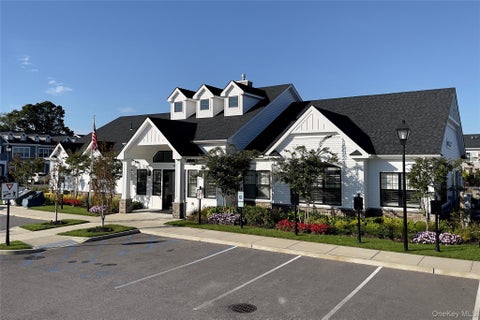 Apartment For Rent - 37 Sutton Court #37<br/> Suffolk County, Deer Park, NY 11729