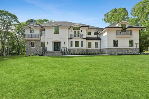 17 Chelsea Place Dix Hills NY 11746