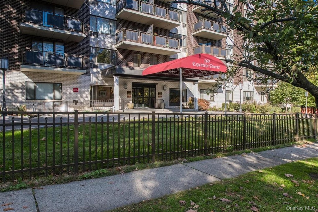 Photo of 160 Academy Street #10G, Poughkeepsie, NY 12601 (MLS # 1064102)