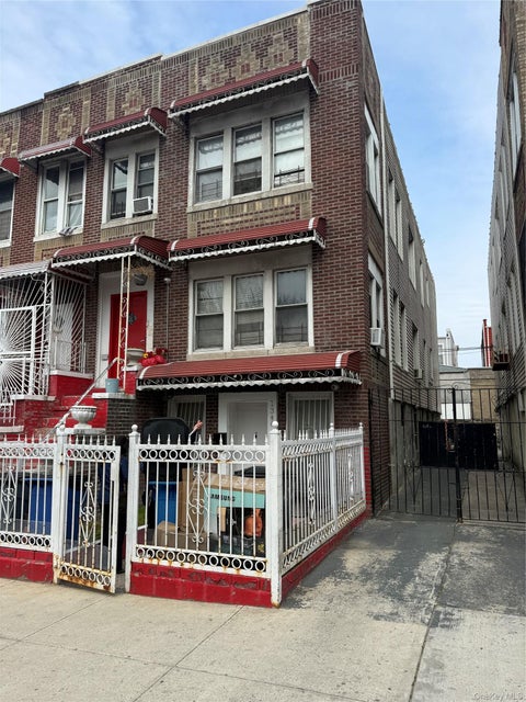 Multifamily For Sale - 1346 Elder Avenue<br/> Bronx, NY 10472