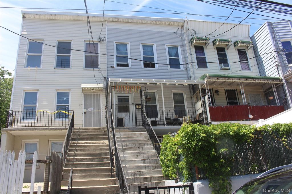 Photo of 1321 Bristow Street, Bronx, NY 10459 (MLS # 1004861)