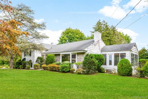 Photo of 2 Prince Willow Lane, Mamaroneck, NY 10543 (MLS # 916576)