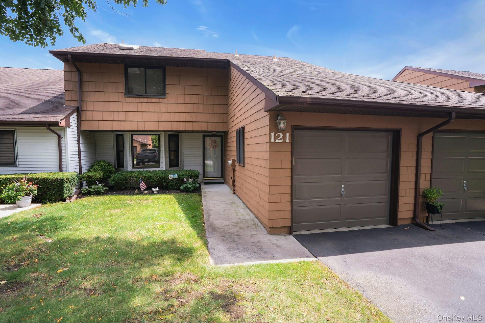 121 Scarlett Drive