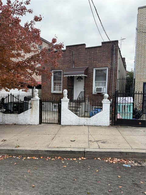 Photo of 946 Tilden Street, Bronx, NY 10469 (MLS # 930273)