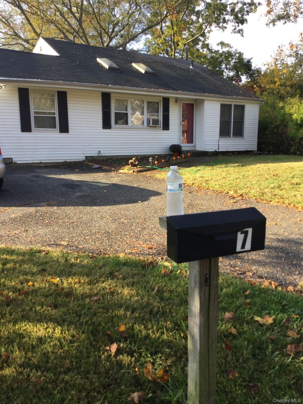 Photo of 7 Squires Avenue, Port Jefferson, NY 11776 (MLS # 1016408)