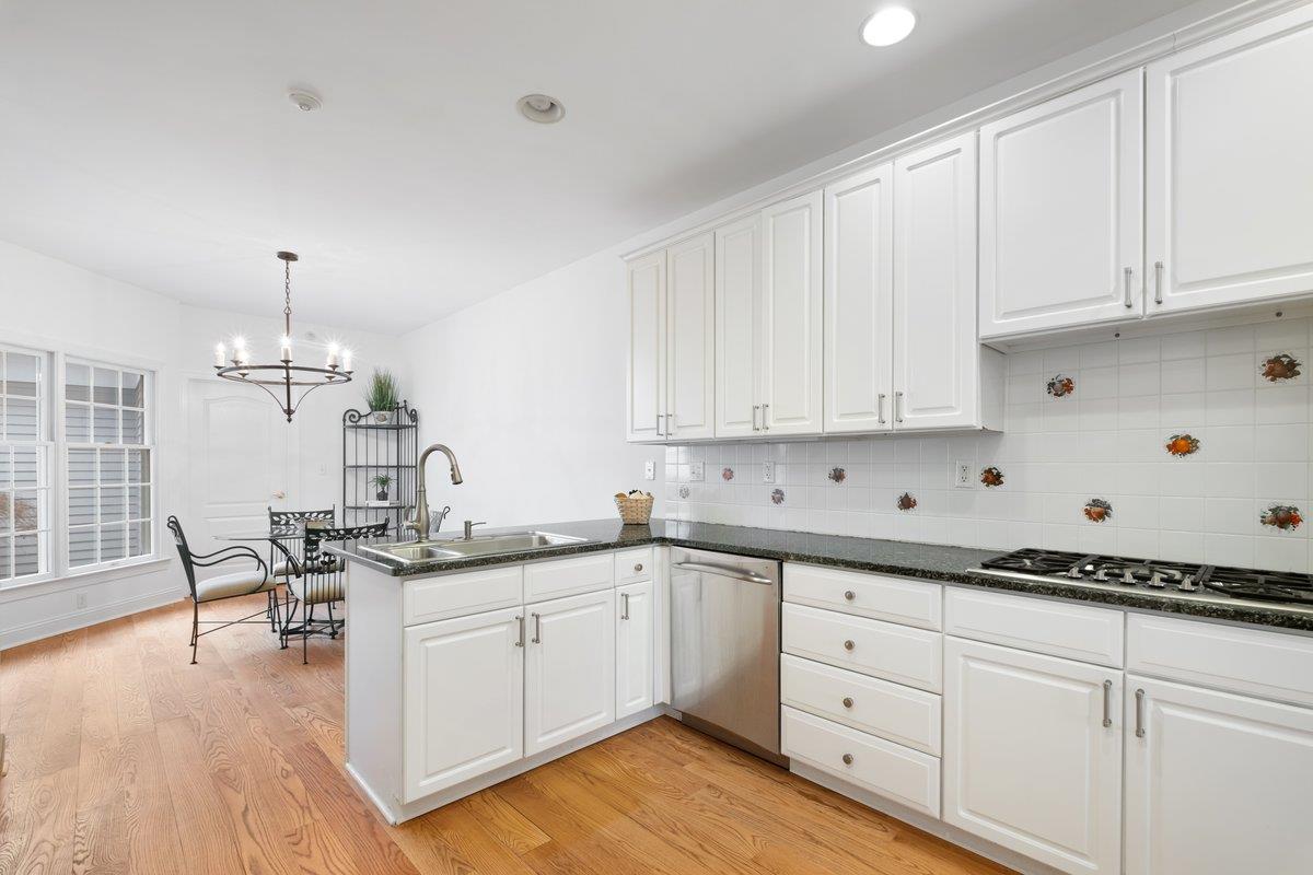 95 Club Pointe Drive, White Plains, New York image 9