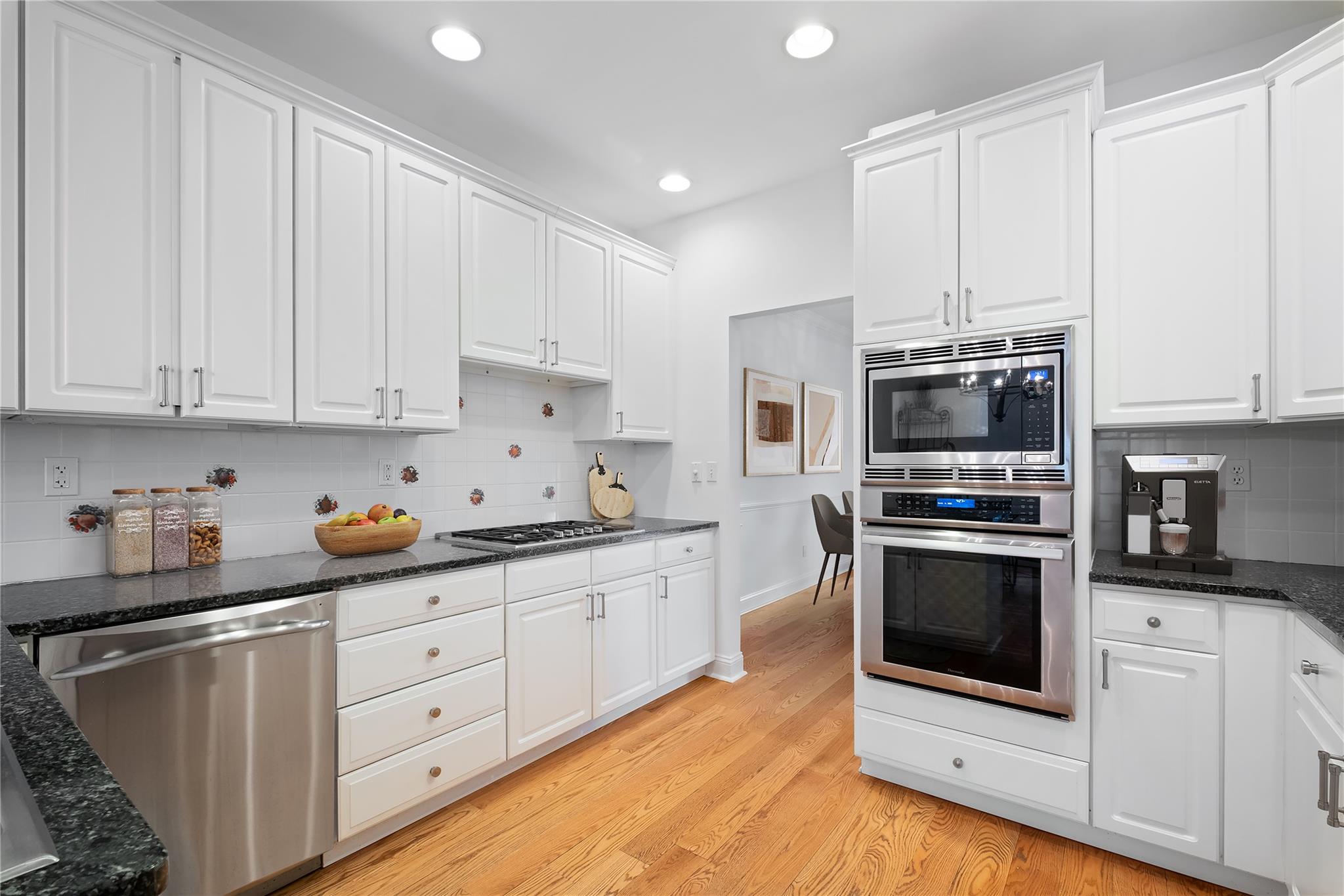 95 Club Pointe Drive, White Plains, New York image 11