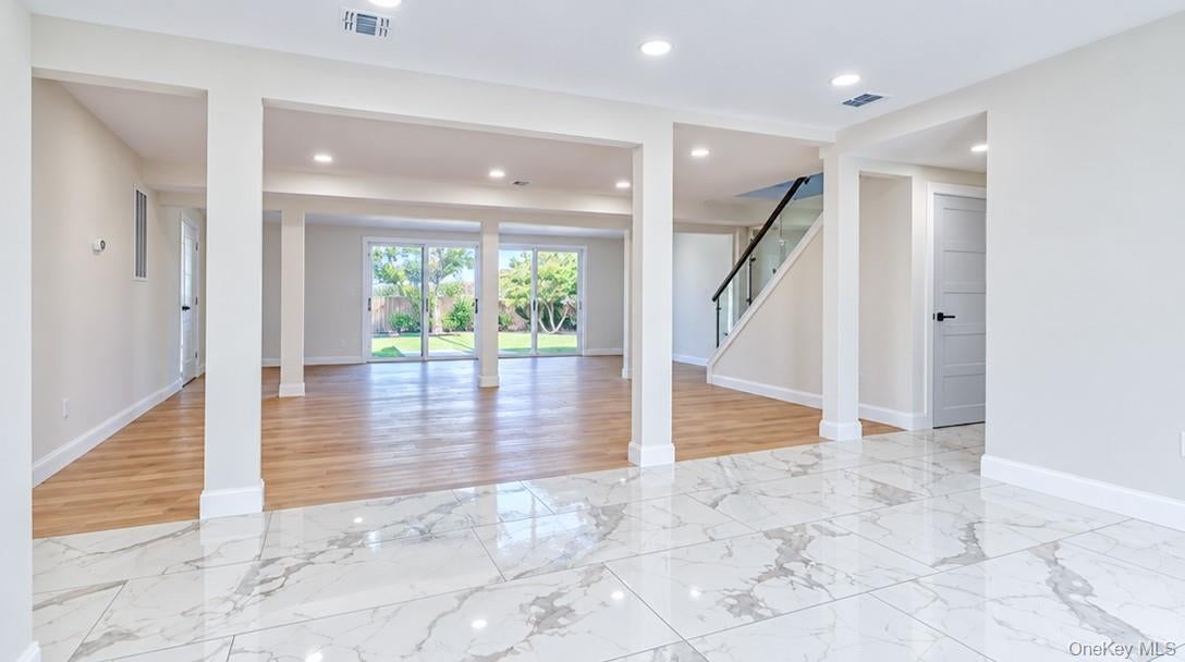 15 Coachman Lane
