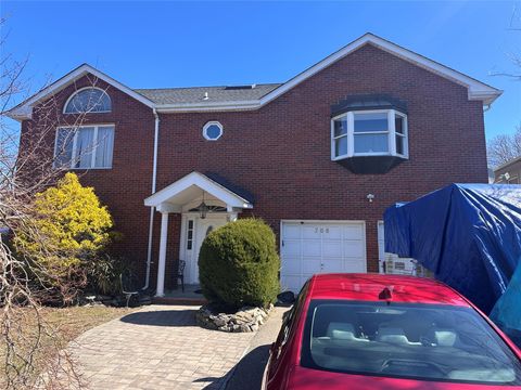 708 Park Lane Cedarhurst NY 11516